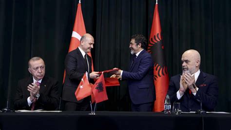 T­ü­r­k­i­y­e­ ­i­l­e­ ­A­r­n­a­v­u­t­l­u­k­ ­a­r­a­s­ı­n­d­a­ ­7­ ­a­n­l­a­ş­m­a­ ­i­m­z­a­l­a­n­d­ı­